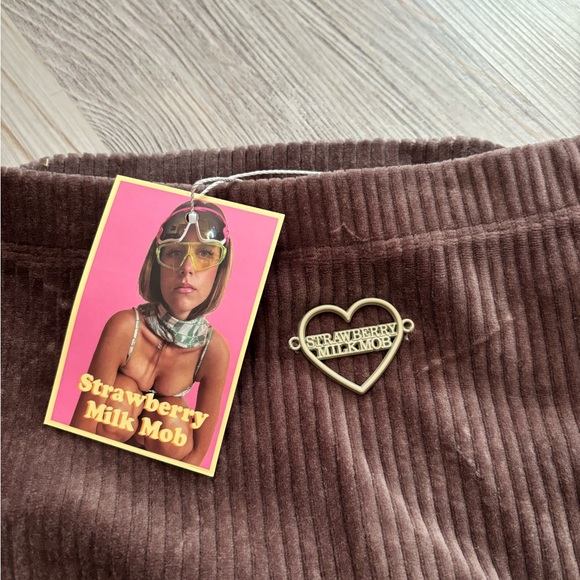 Strawberry Milk Mob Skirt - Picture 3 of 3